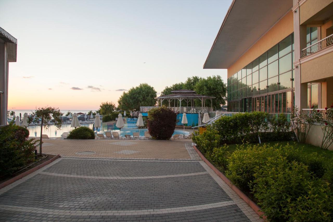 Hotel Perla Beach Luxury Primorsko Buitenkant foto