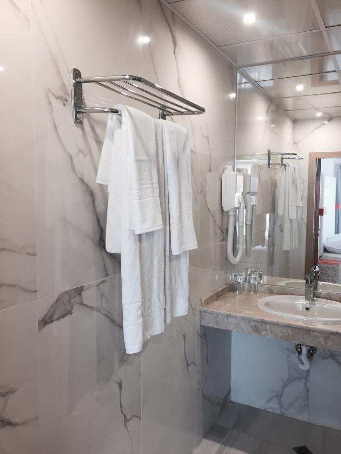 Hotel Perla Beach Luxury Primorsko Buitenkant foto