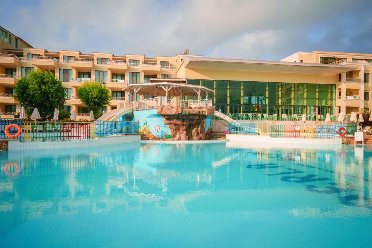Hotel Perla Beach Luxury Primorsko Buitenkant foto