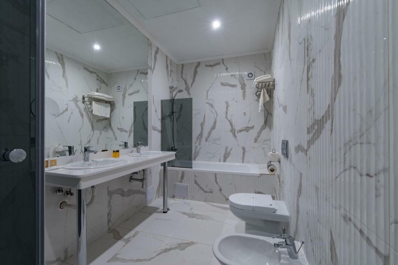 Hotel Perla Beach Luxury Primorsko Buitenkant foto