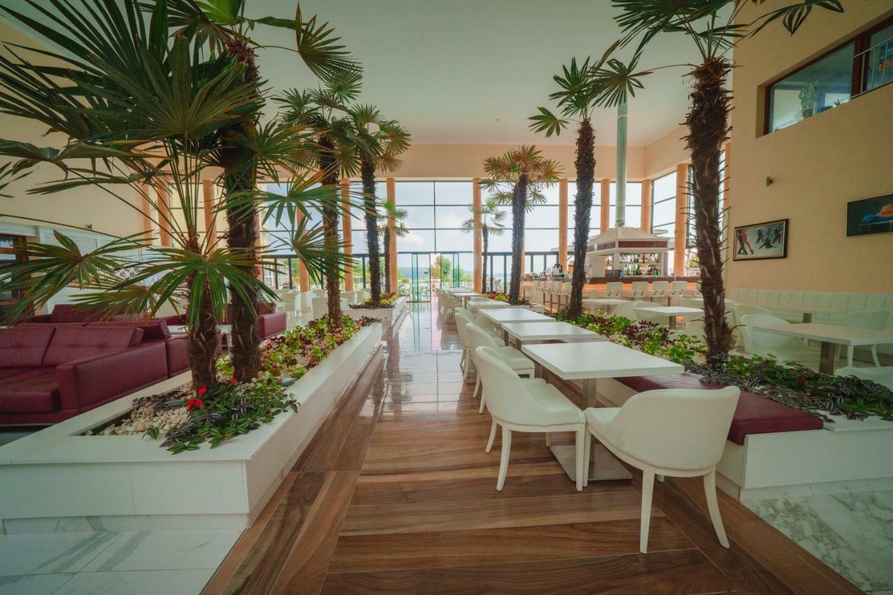 Hotel Perla Beach Luxury Primorsko Buitenkant foto