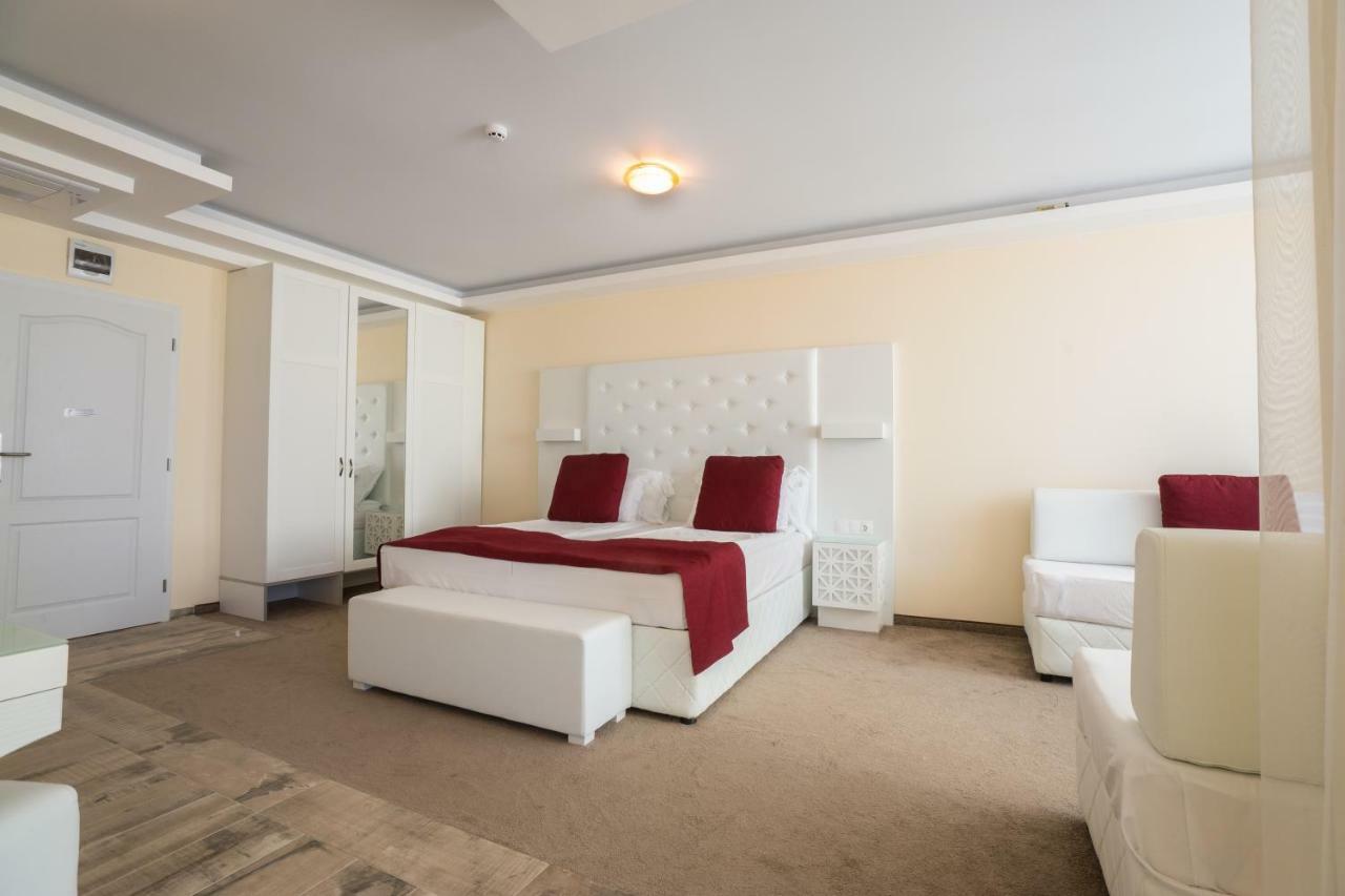 Hotel Perla Beach Luxury Primorsko Buitenkant foto