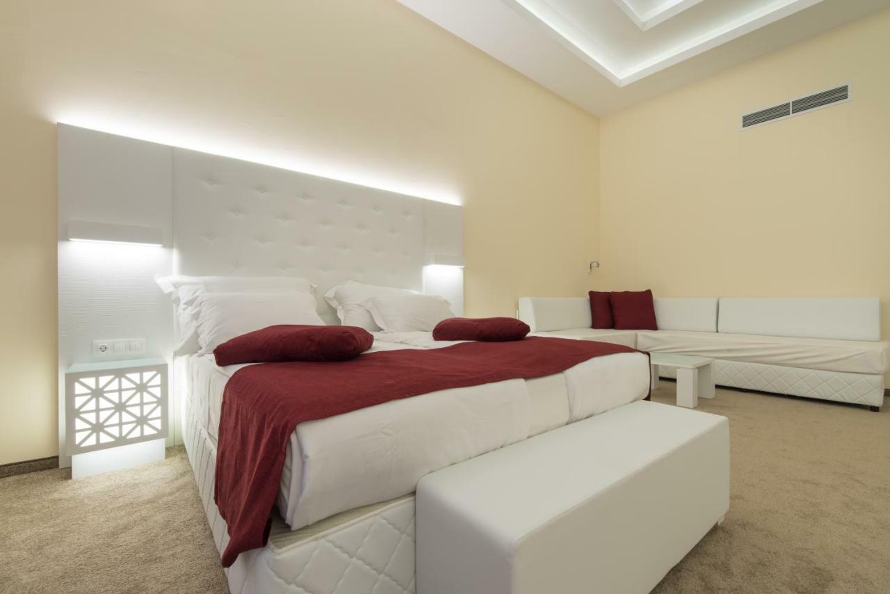 Hotel Perla Beach Luxury Primorsko Buitenkant foto