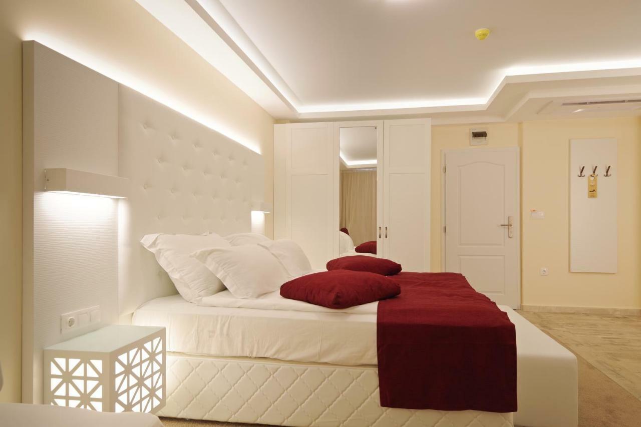 Hotel Perla Beach Luxury Primorsko Buitenkant foto